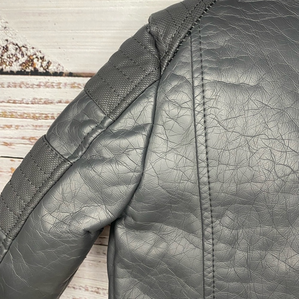 Urban republic baby boy moto leather jacket. Size 3/6M - Picture 9 of 9
